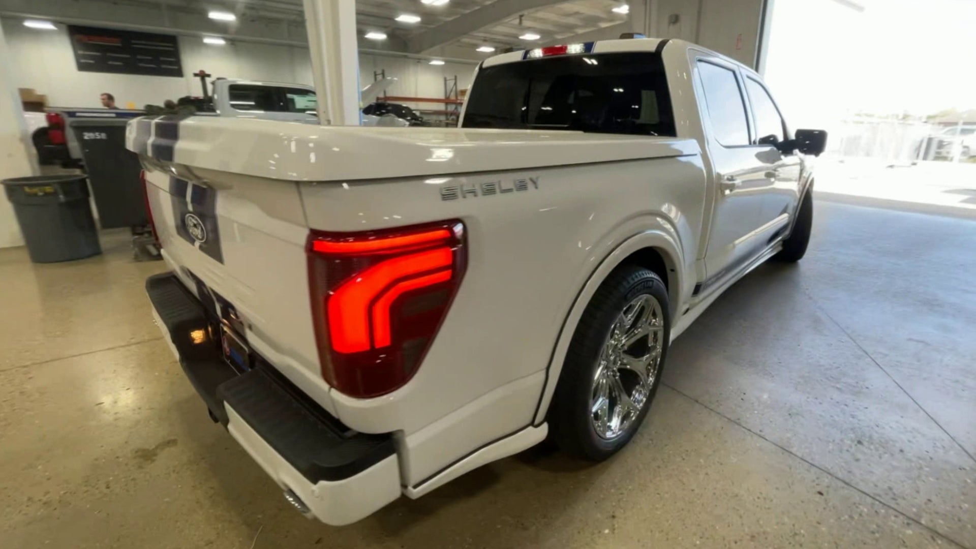 Vehicle Image 8