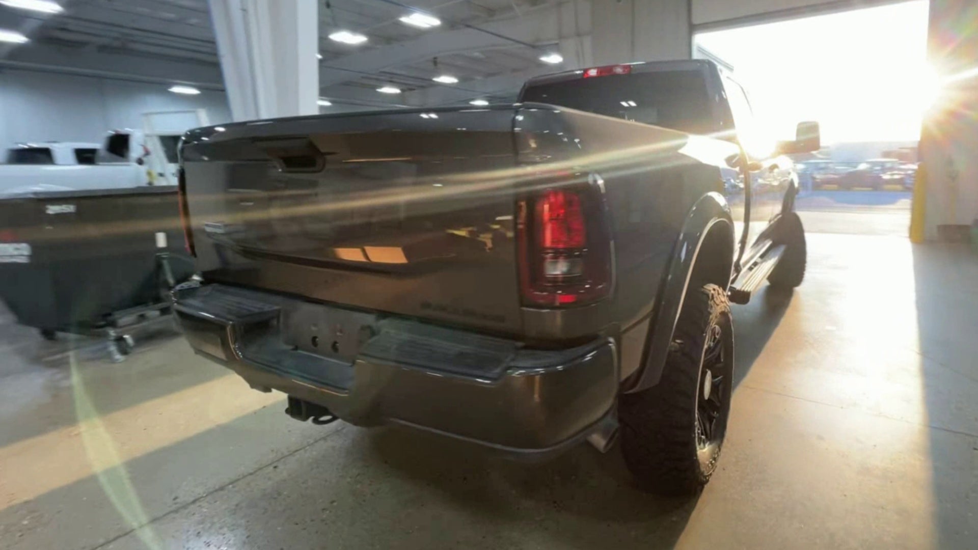 Vehicle Image 8