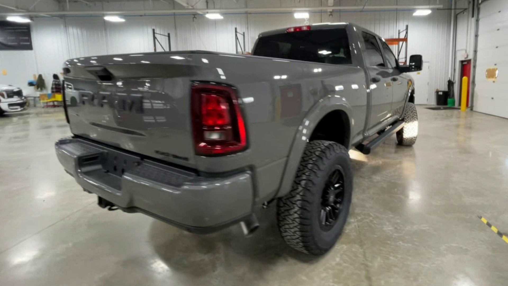 Vehicle Image 8