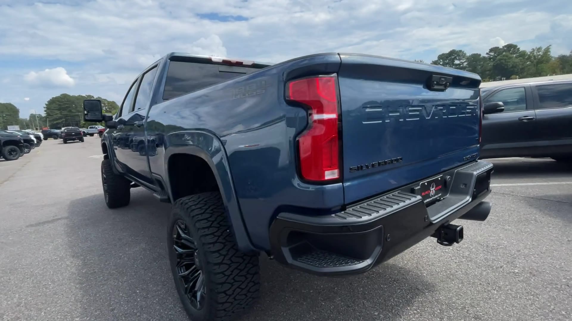 Vehicle Image 8