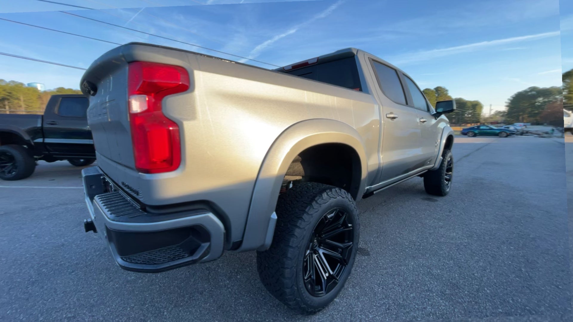 Vehicle Image 8