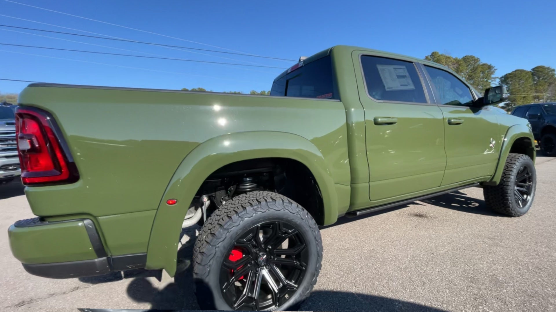 Vehicle Image 8
