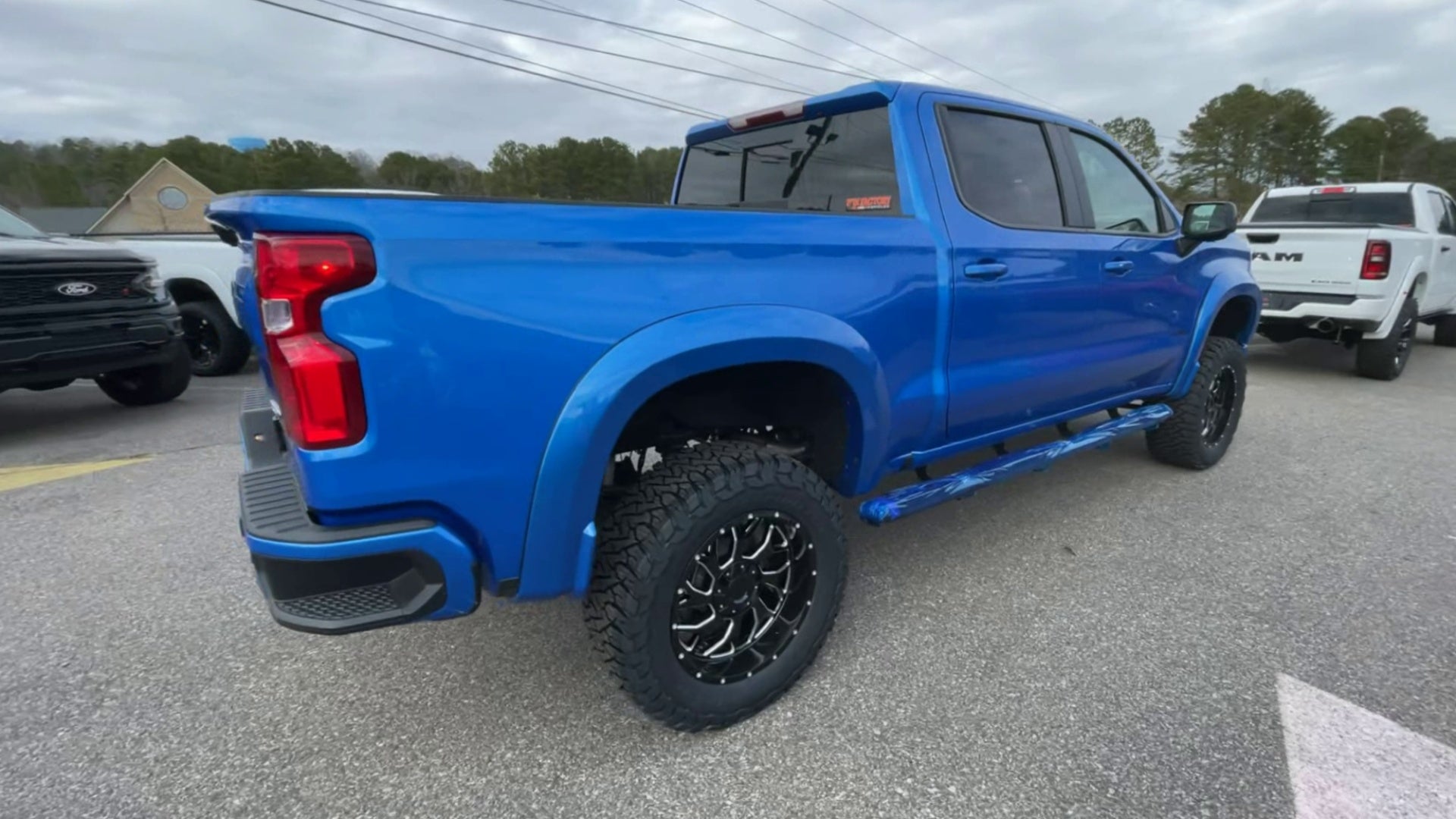 Vehicle Image 8