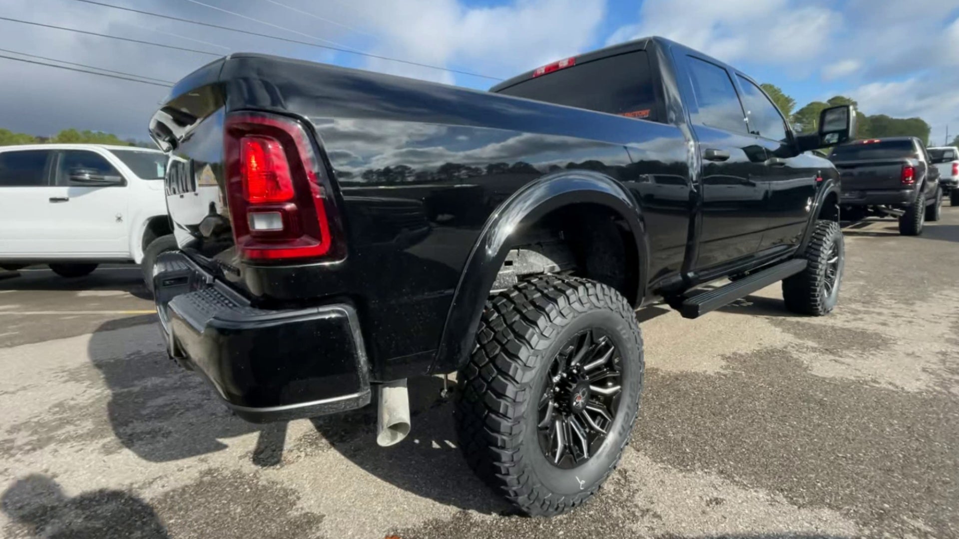 Vehicle Image 8