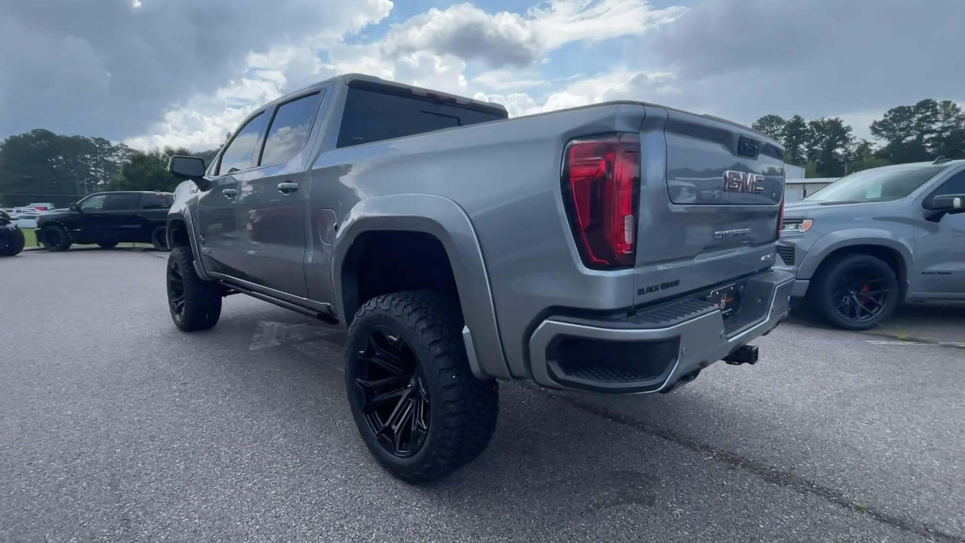 Vehicle Image 8