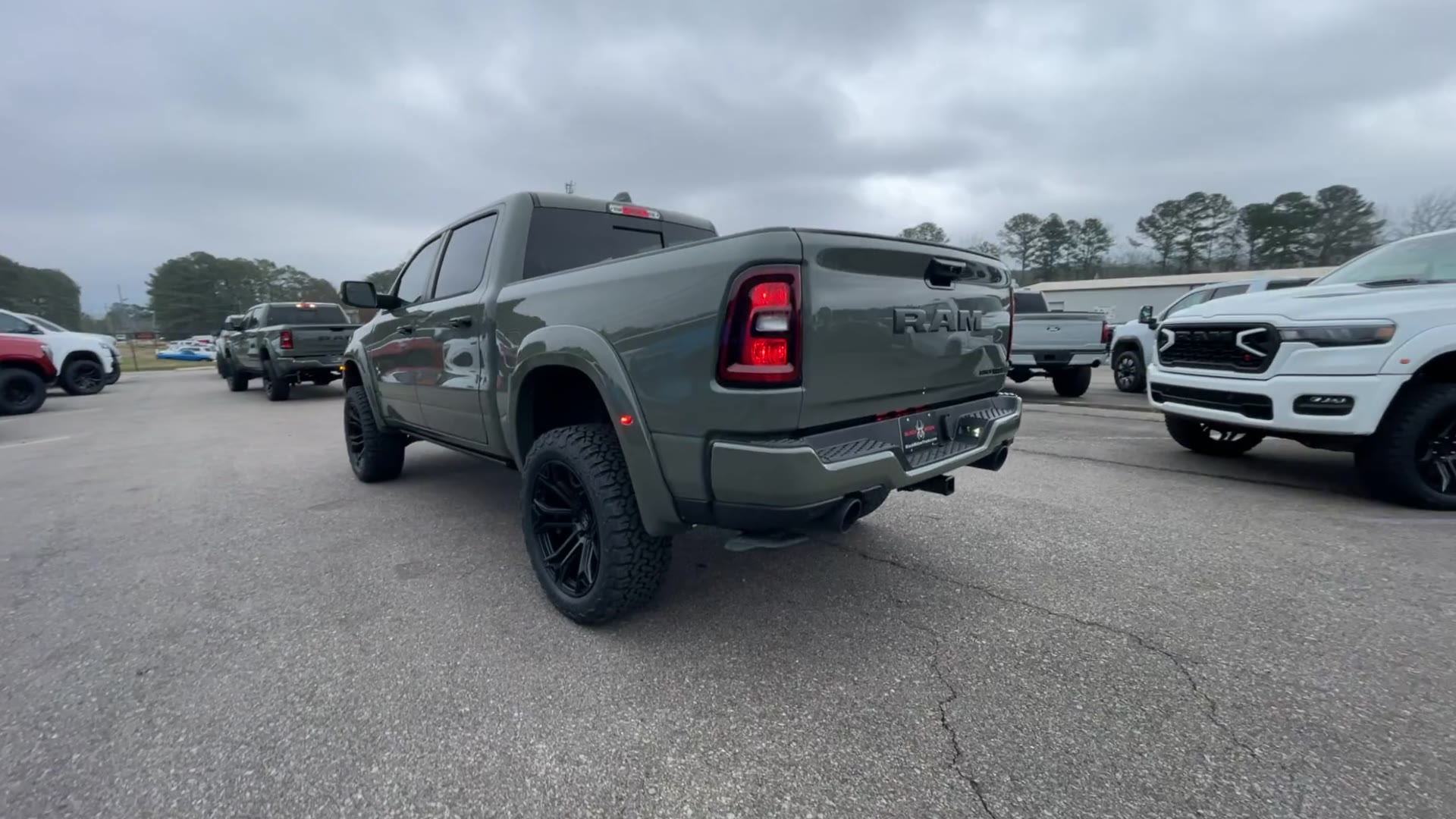 Vehicle Image 8