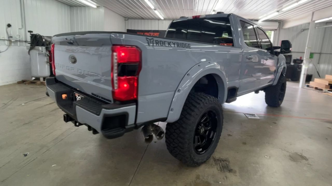 Vehicle Image 8