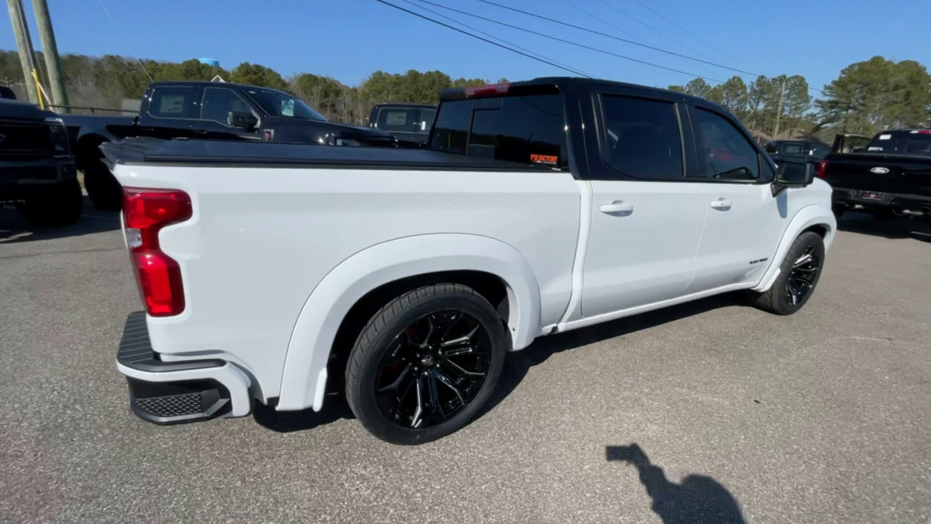 Vehicle Image 8