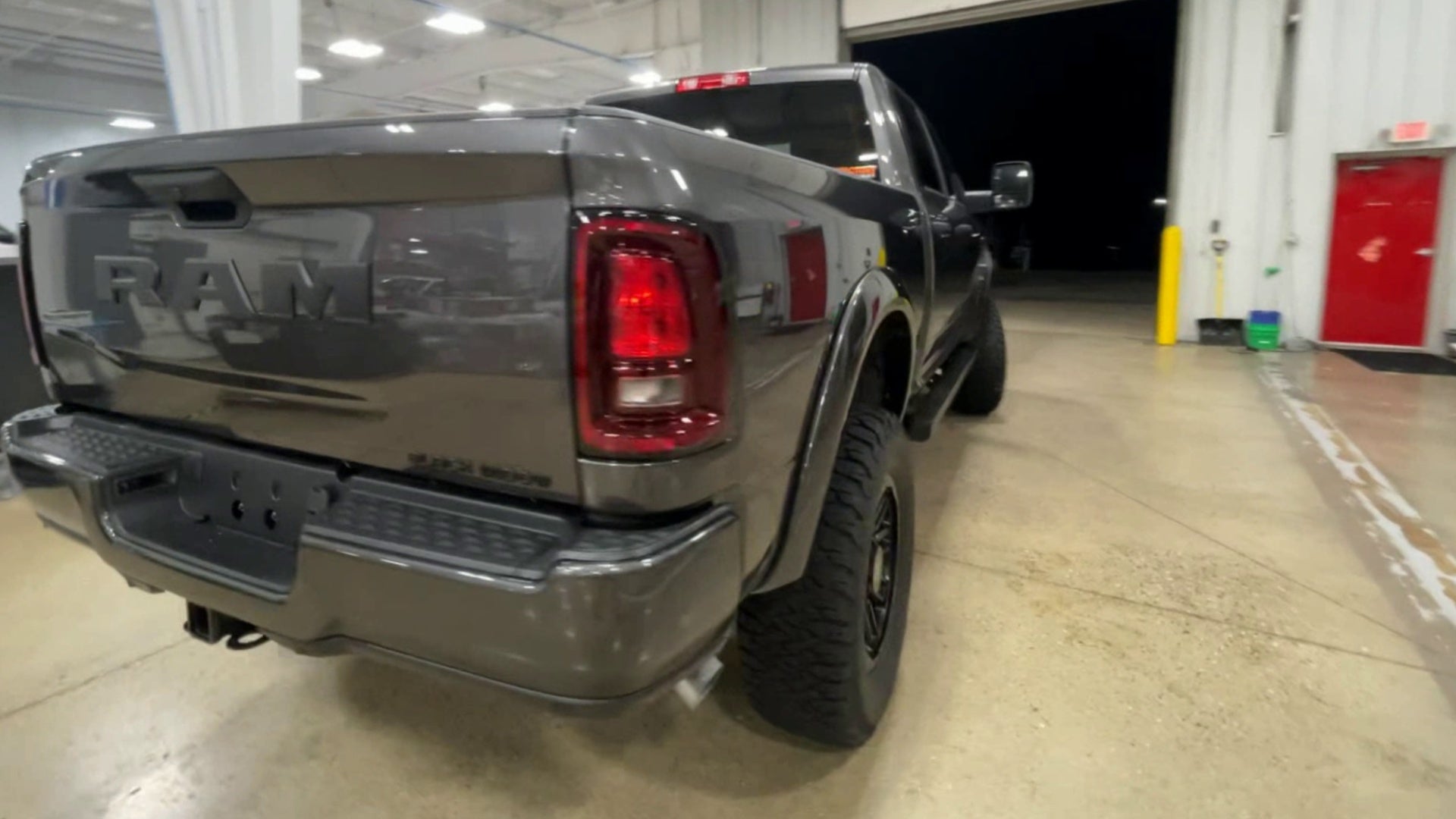 Vehicle Image 8