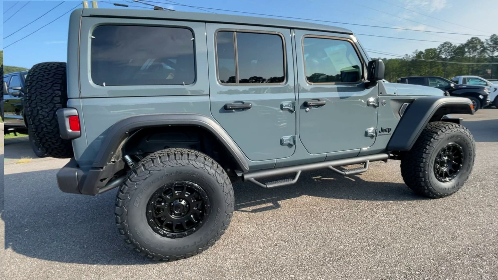 Vehicle Image 8