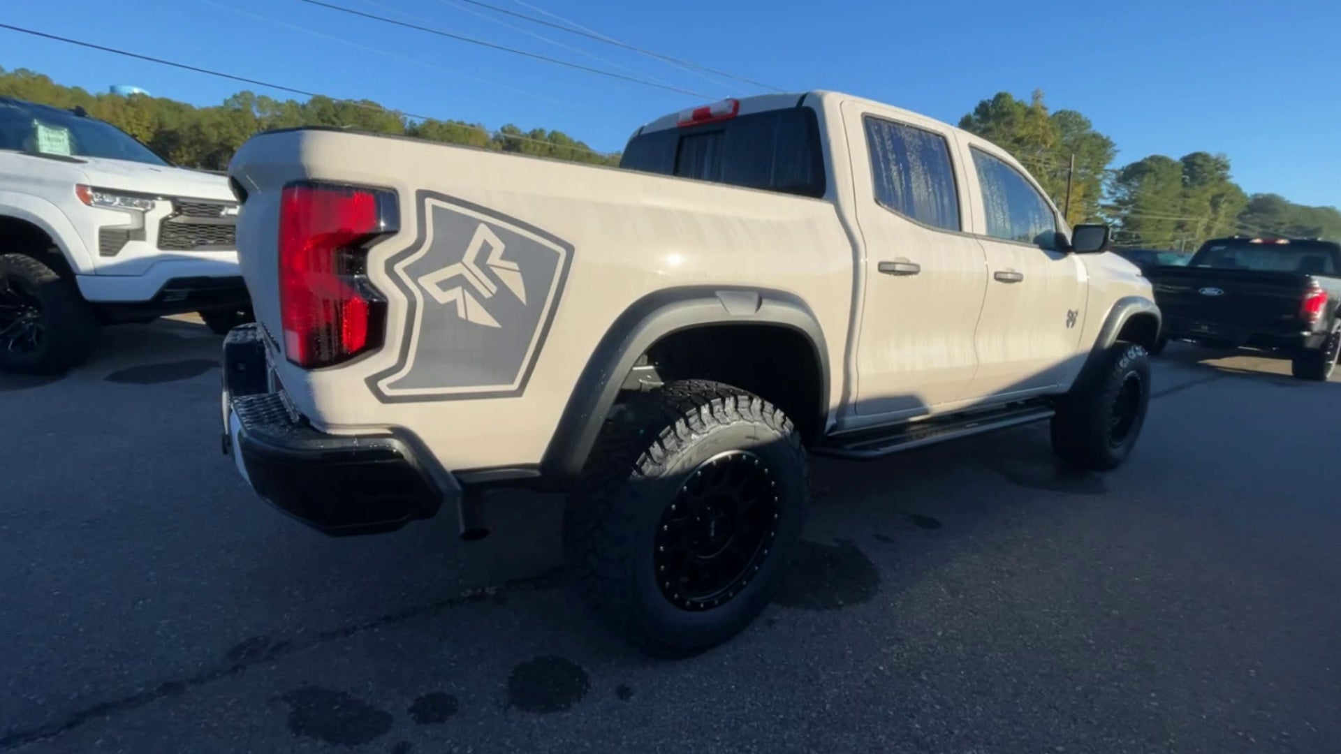 Vehicle Image 8