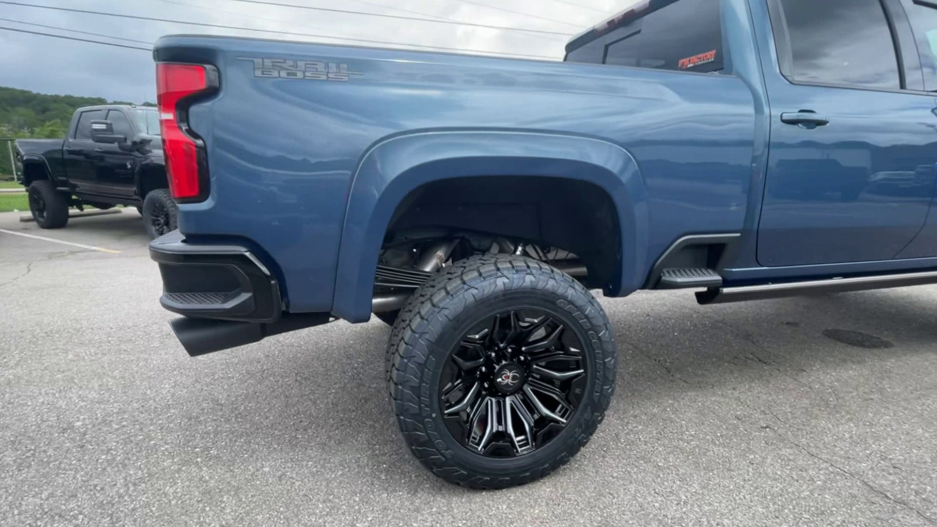 Vehicle Image 8
