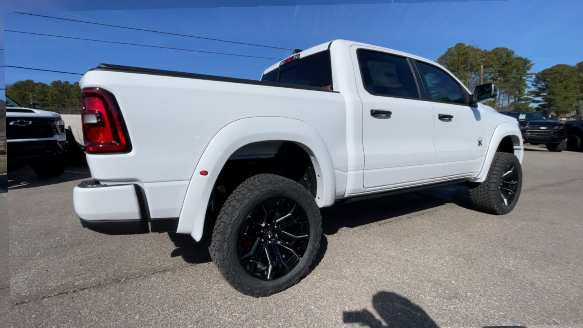 Vehicle Image 8