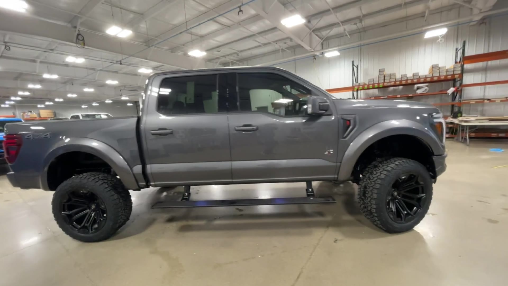 Vehicle Image 9