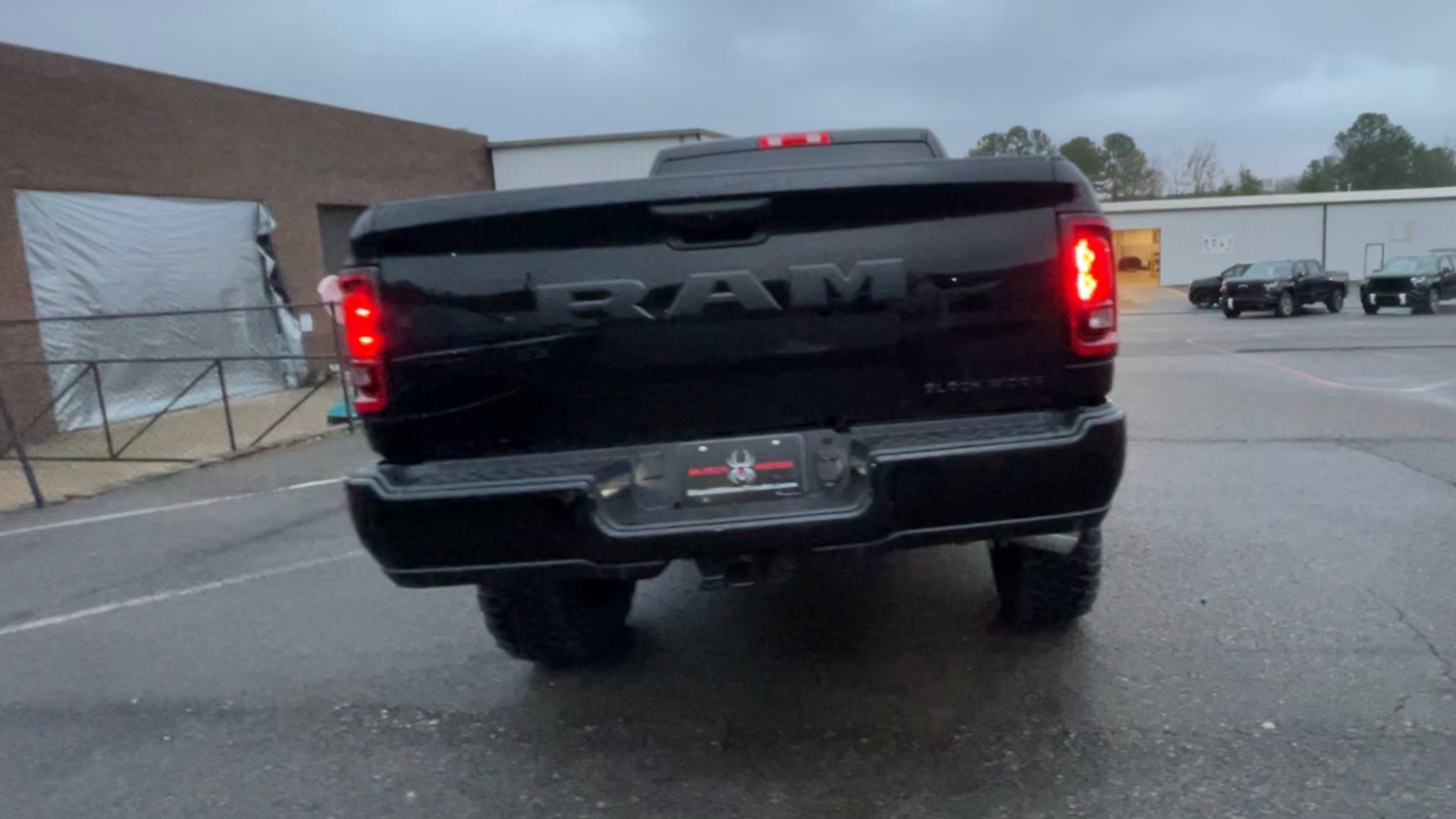 Vehicle Image 9