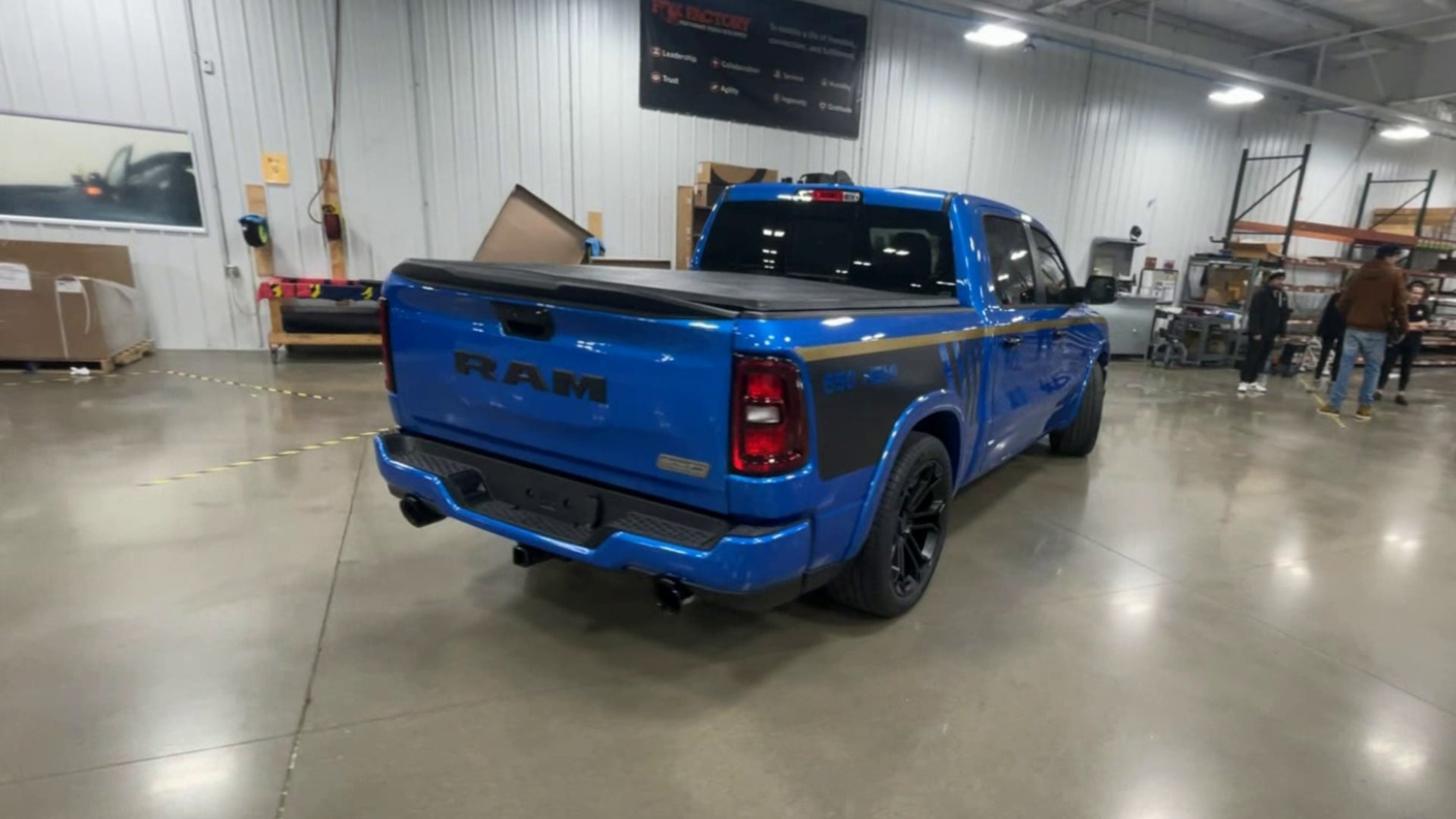 Vehicle Image 9