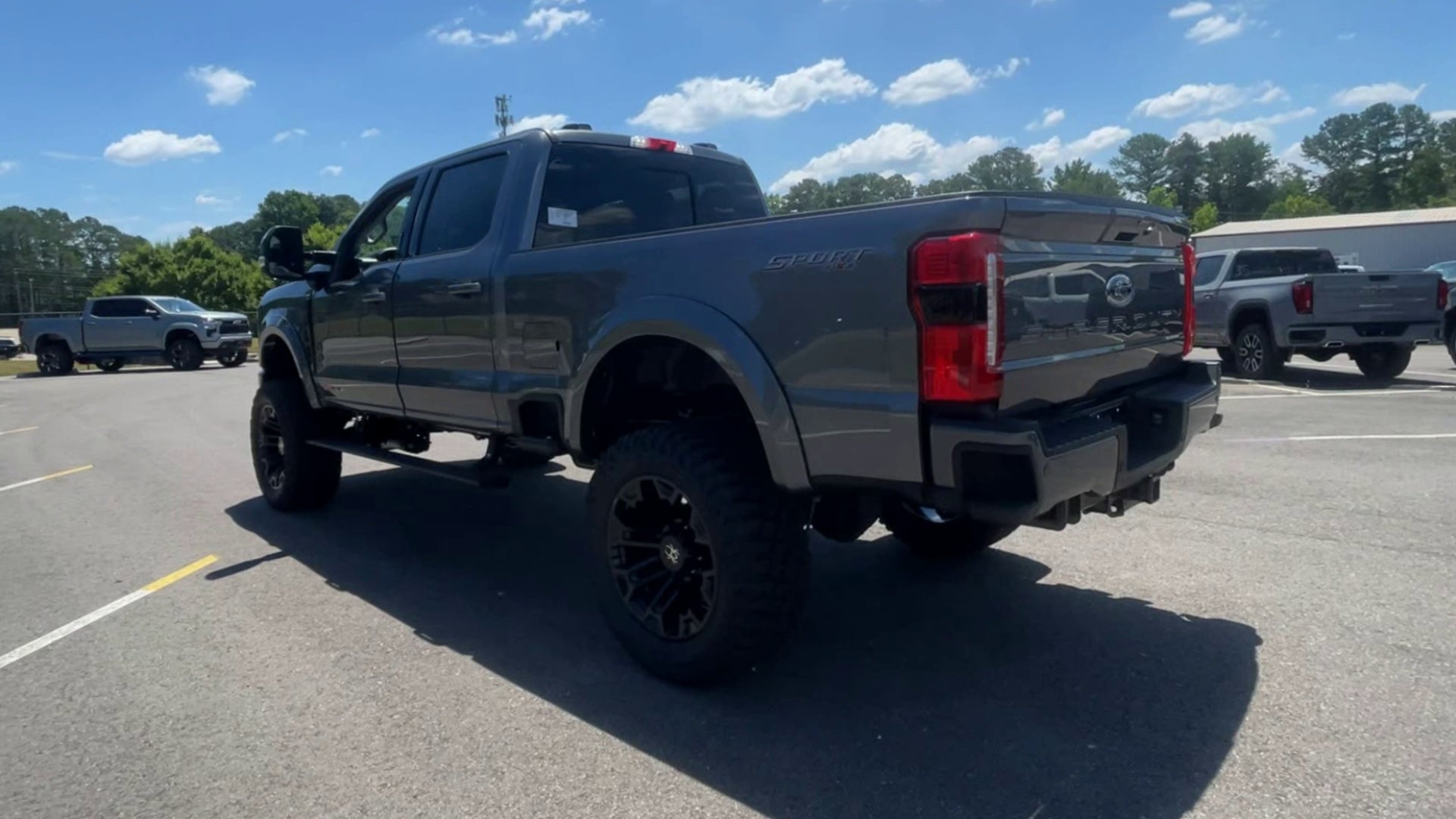 Vehicle Image 9