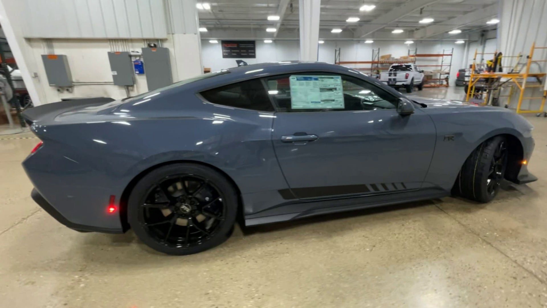 Vehicle Image 9