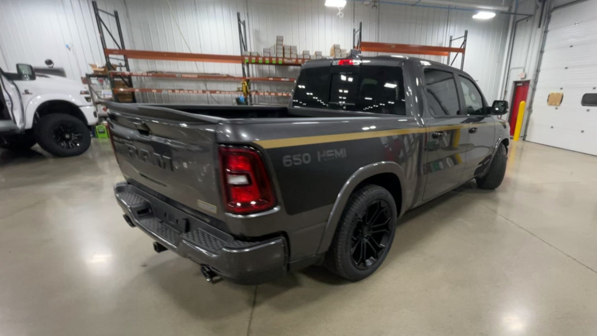 Vehicle Image 9