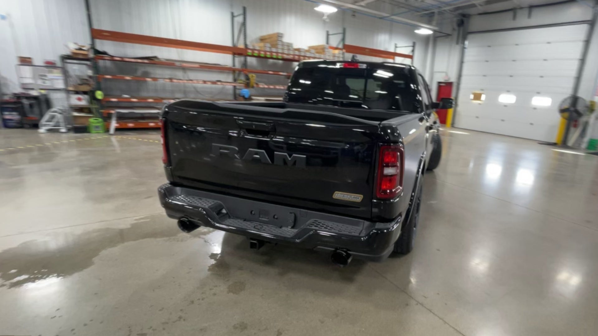 Vehicle Image 9