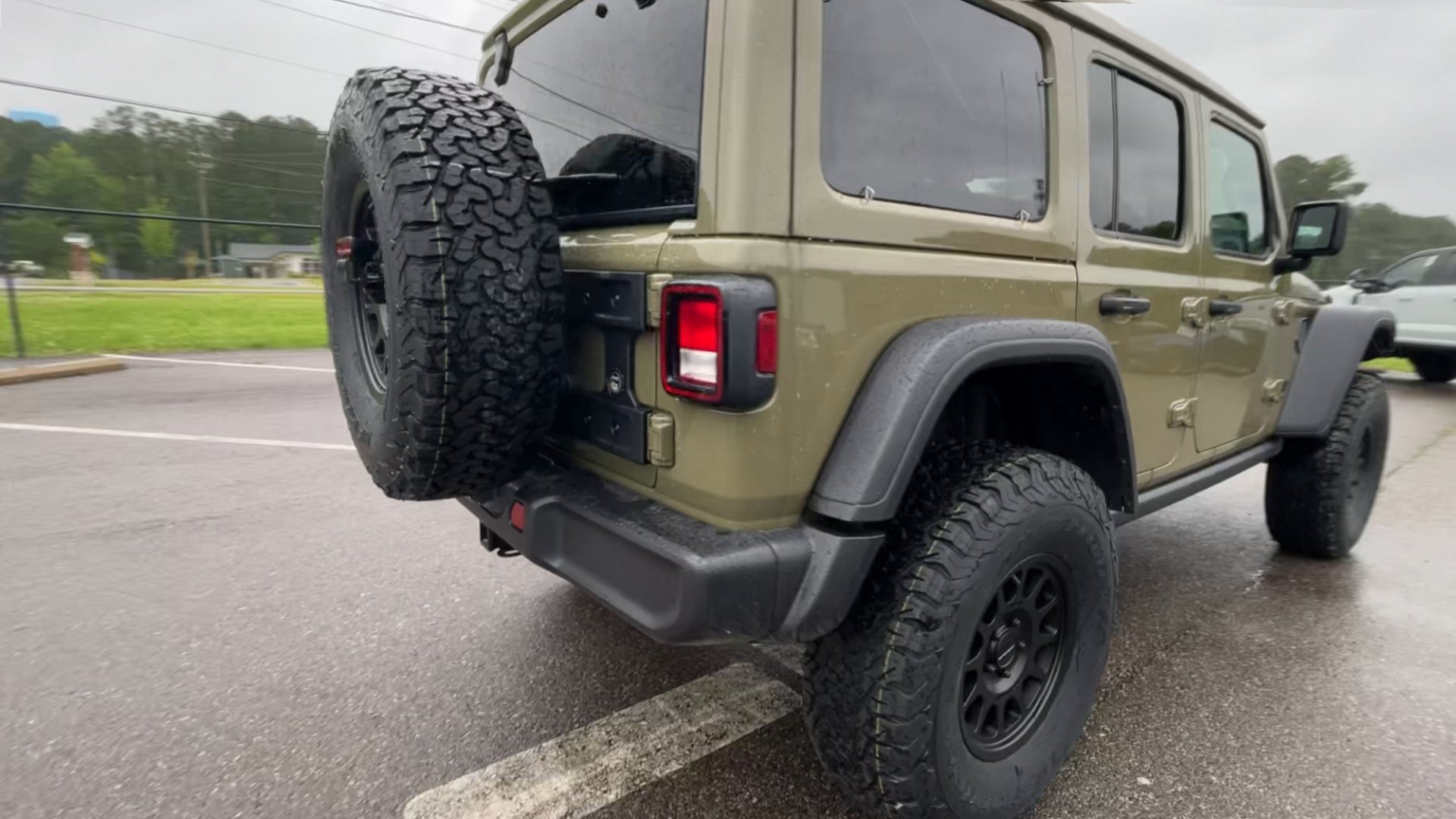 Vehicle Image 9