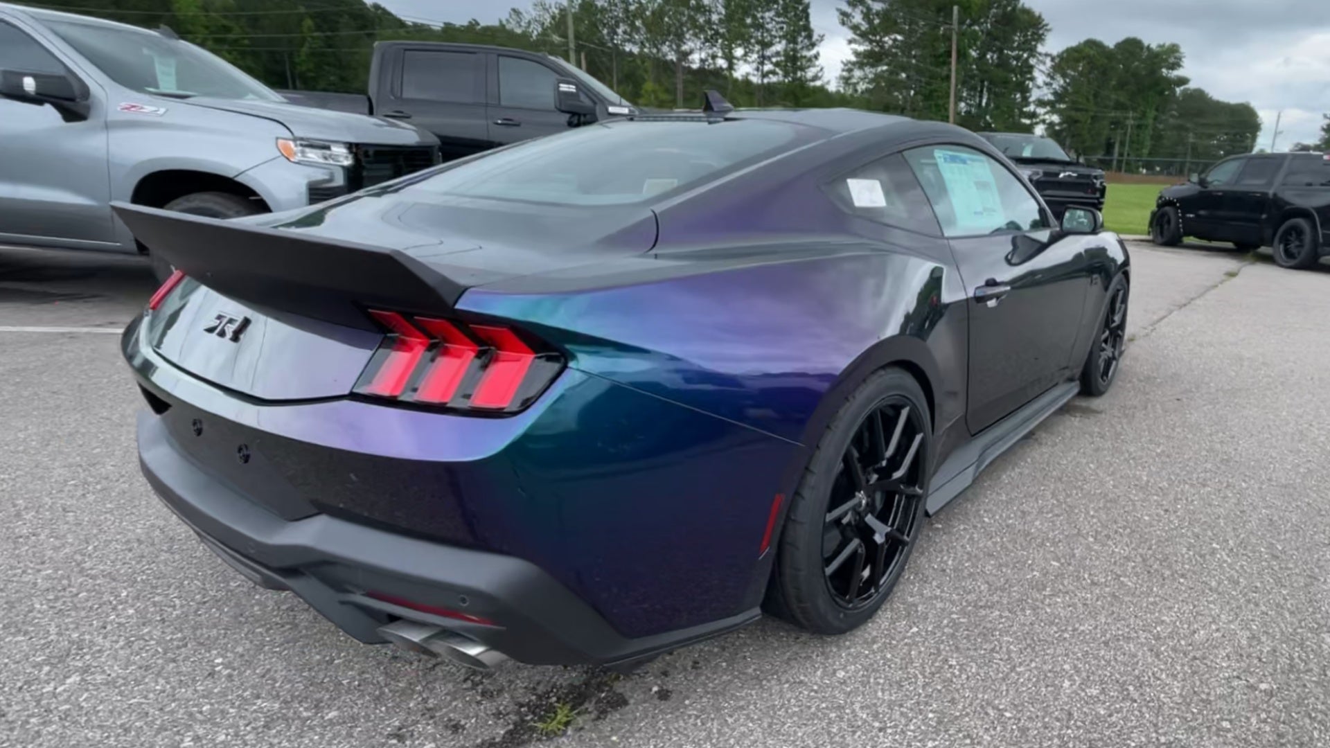 Vehicle Image 9