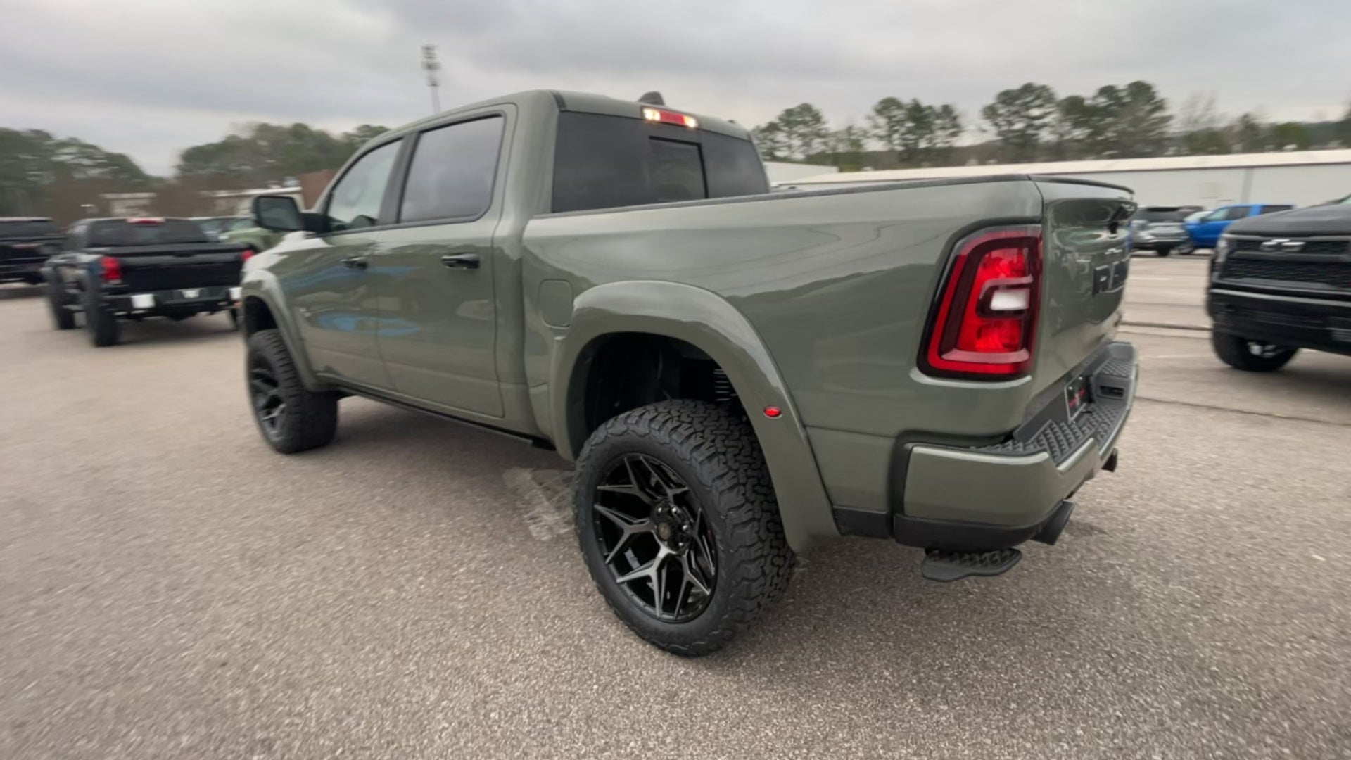 Vehicle Image 9