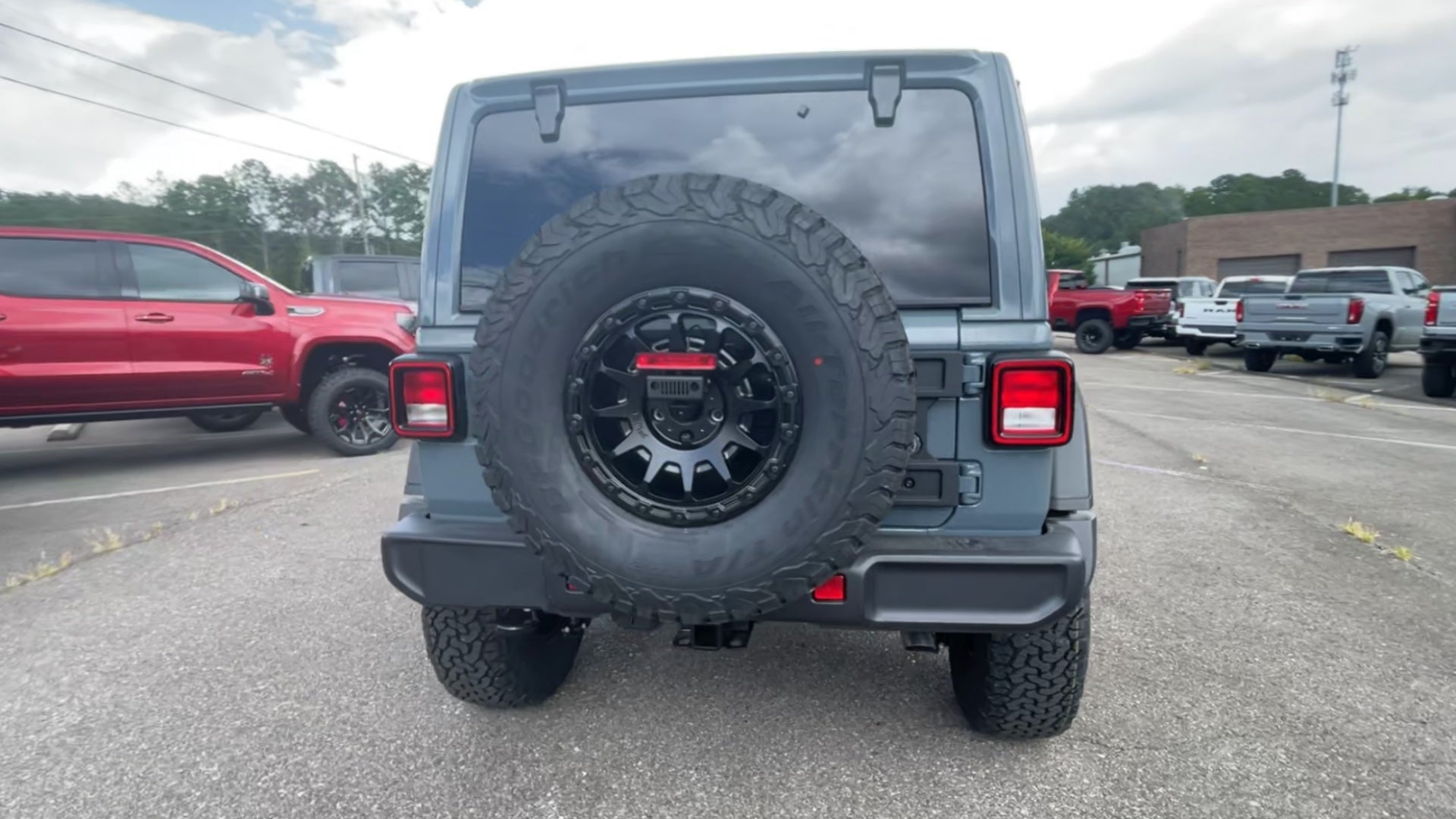 Vehicle Image 9