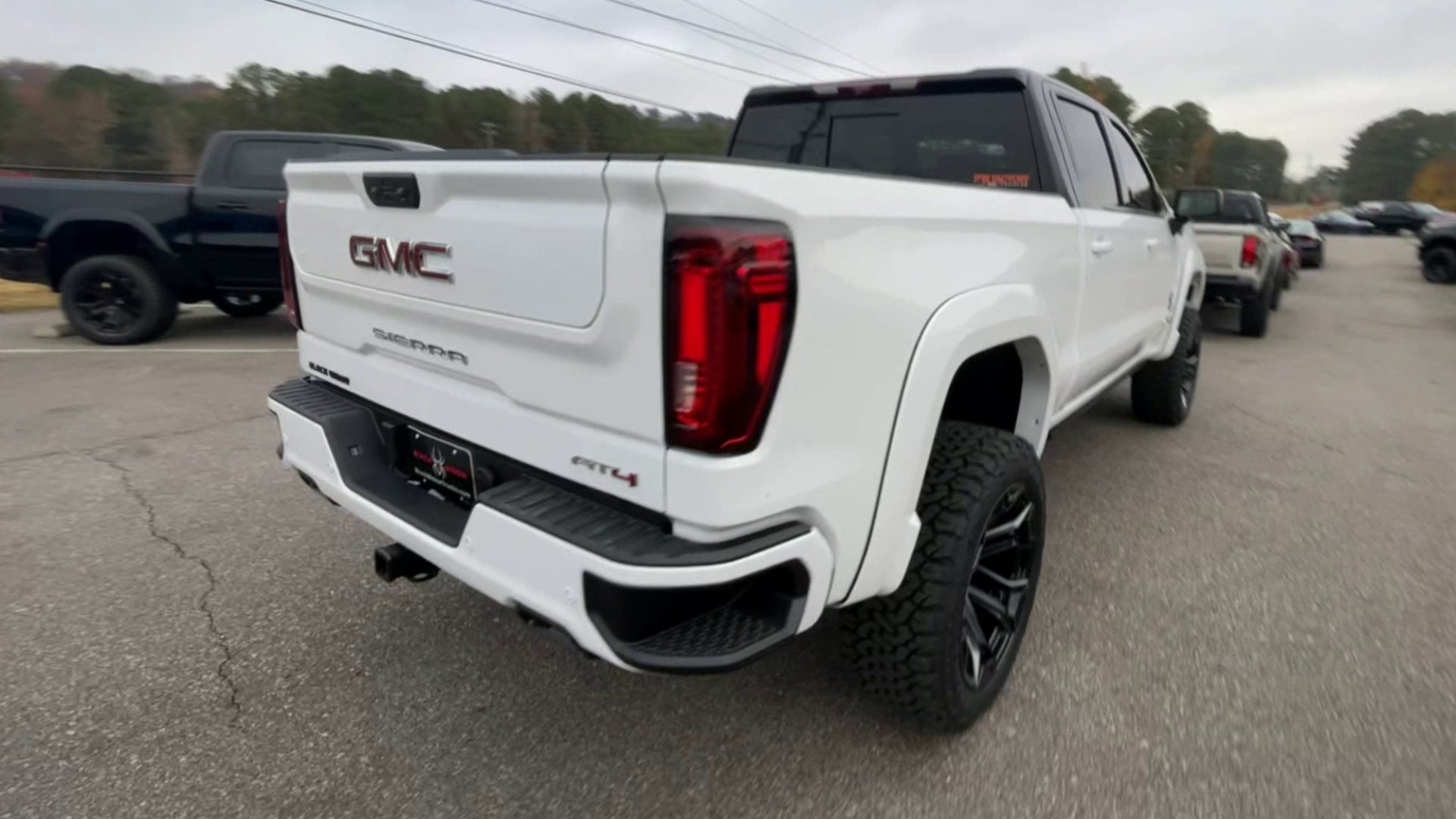 Vehicle Image 9
