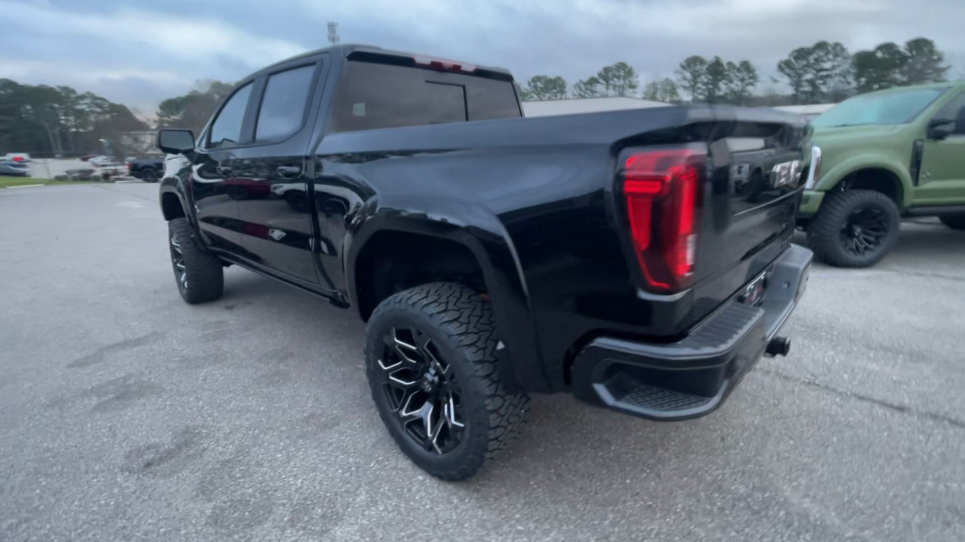 Vehicle Image 9