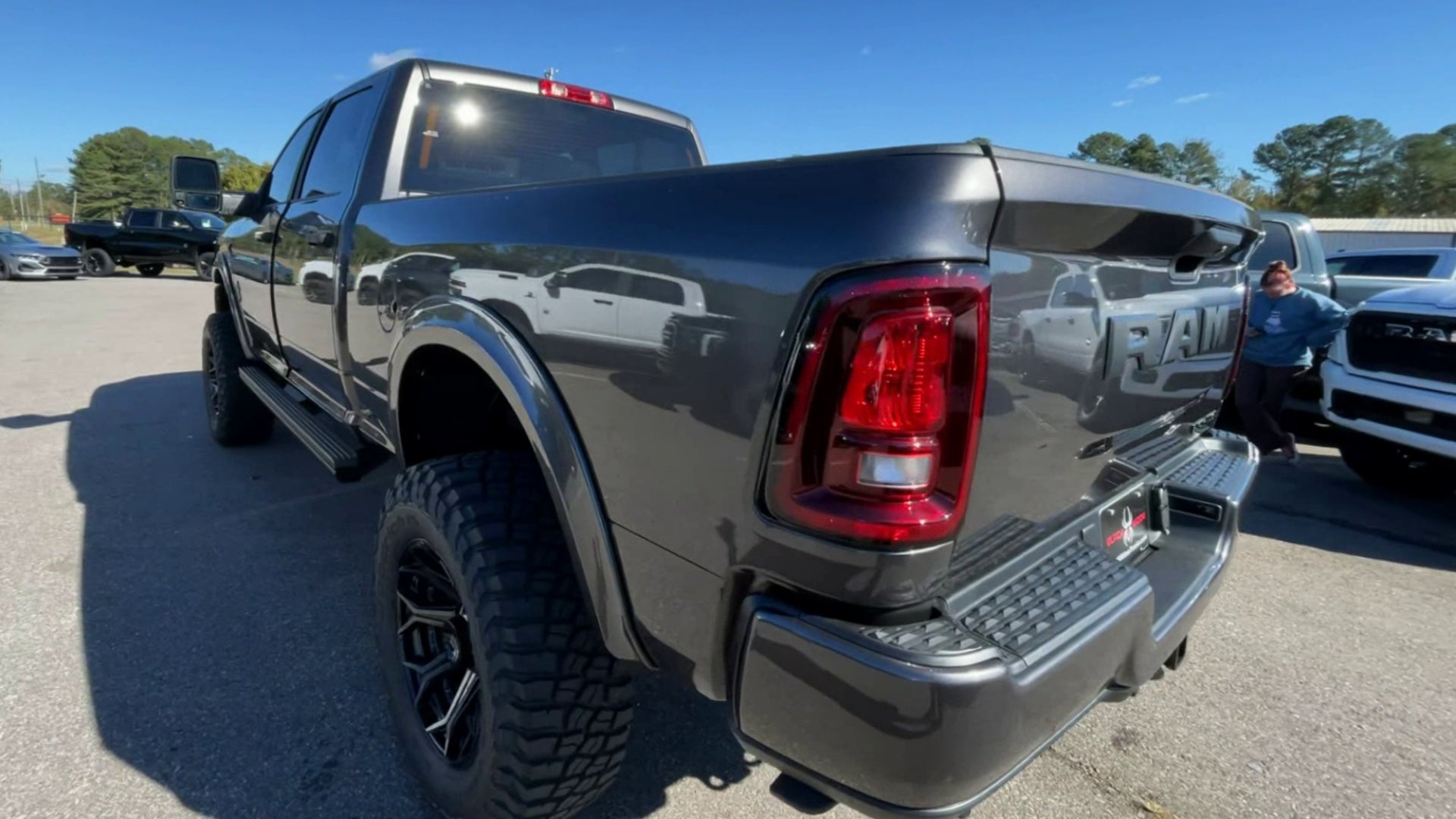 Vehicle Image 9