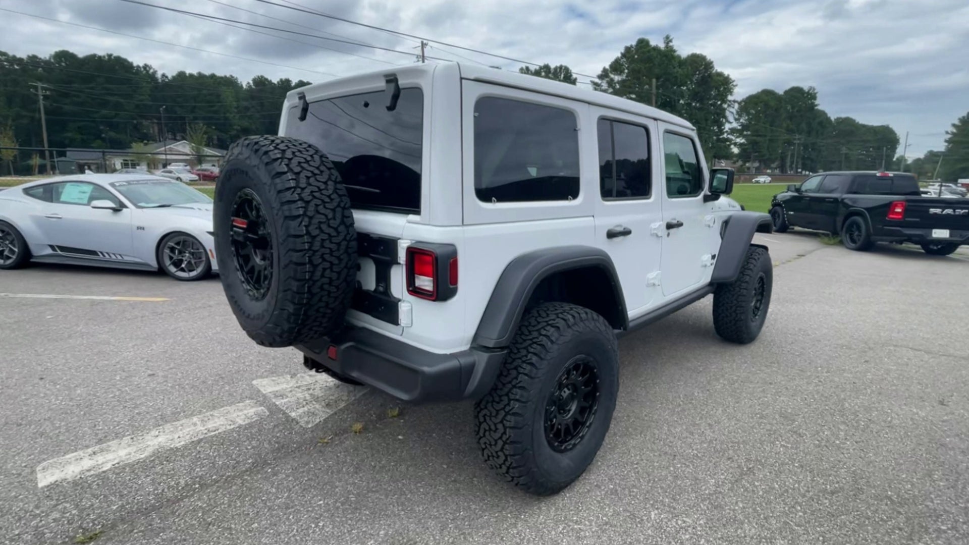 Vehicle Image 9
