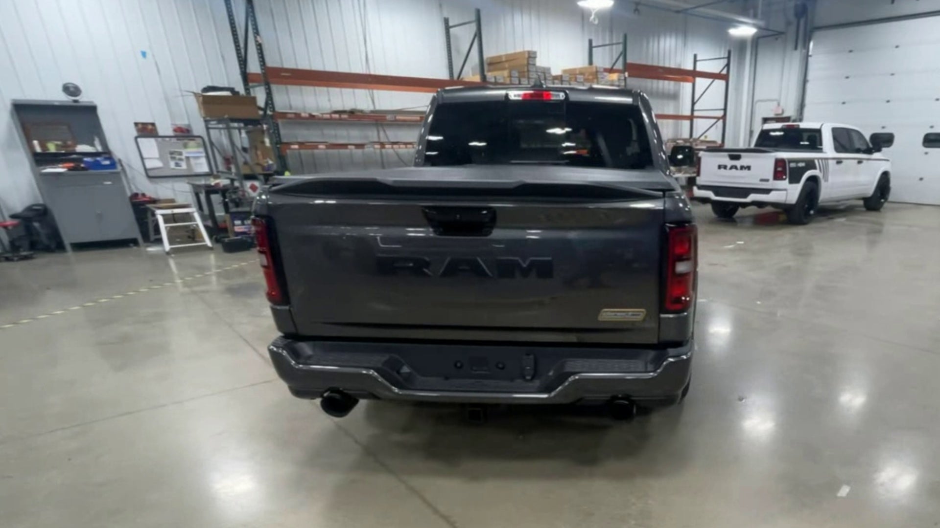 Vehicle Image 9