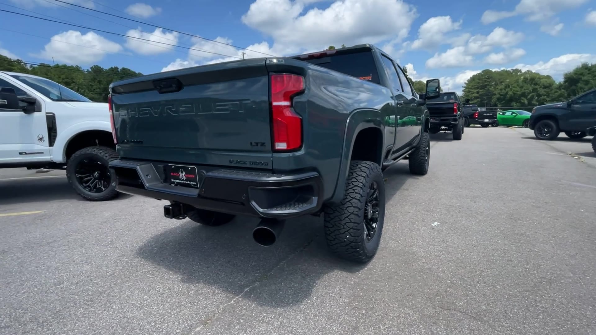 Vehicle Image 9