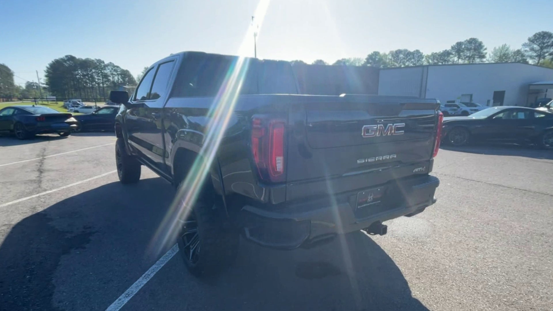 Vehicle Image 9