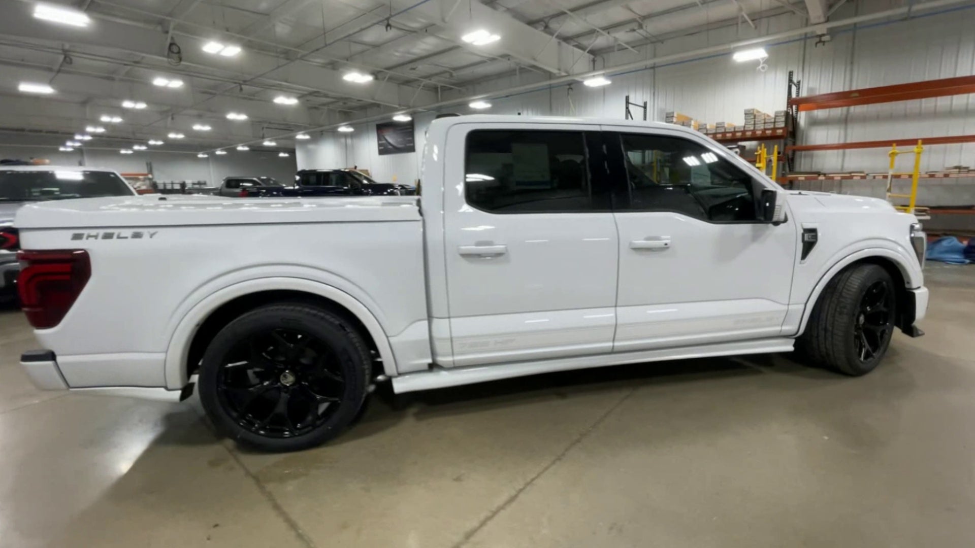 Vehicle Image 9