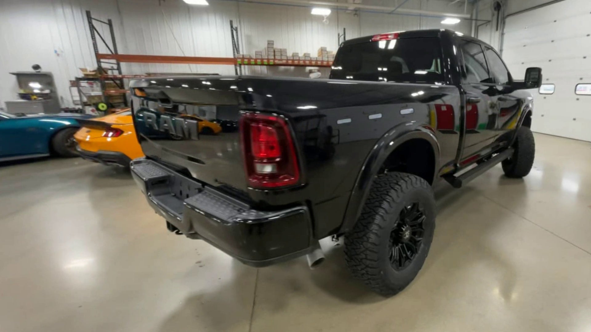 Vehicle Image 9