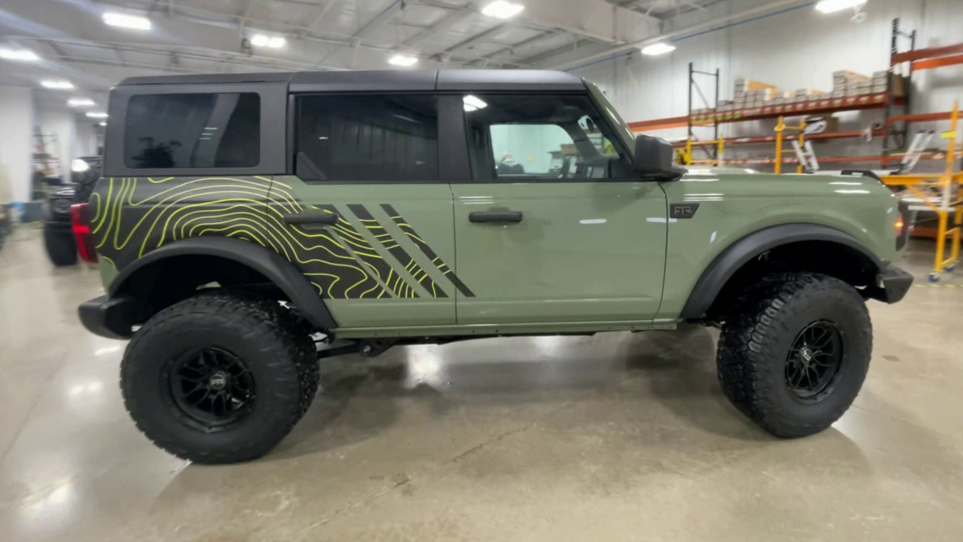 Vehicle Image 9