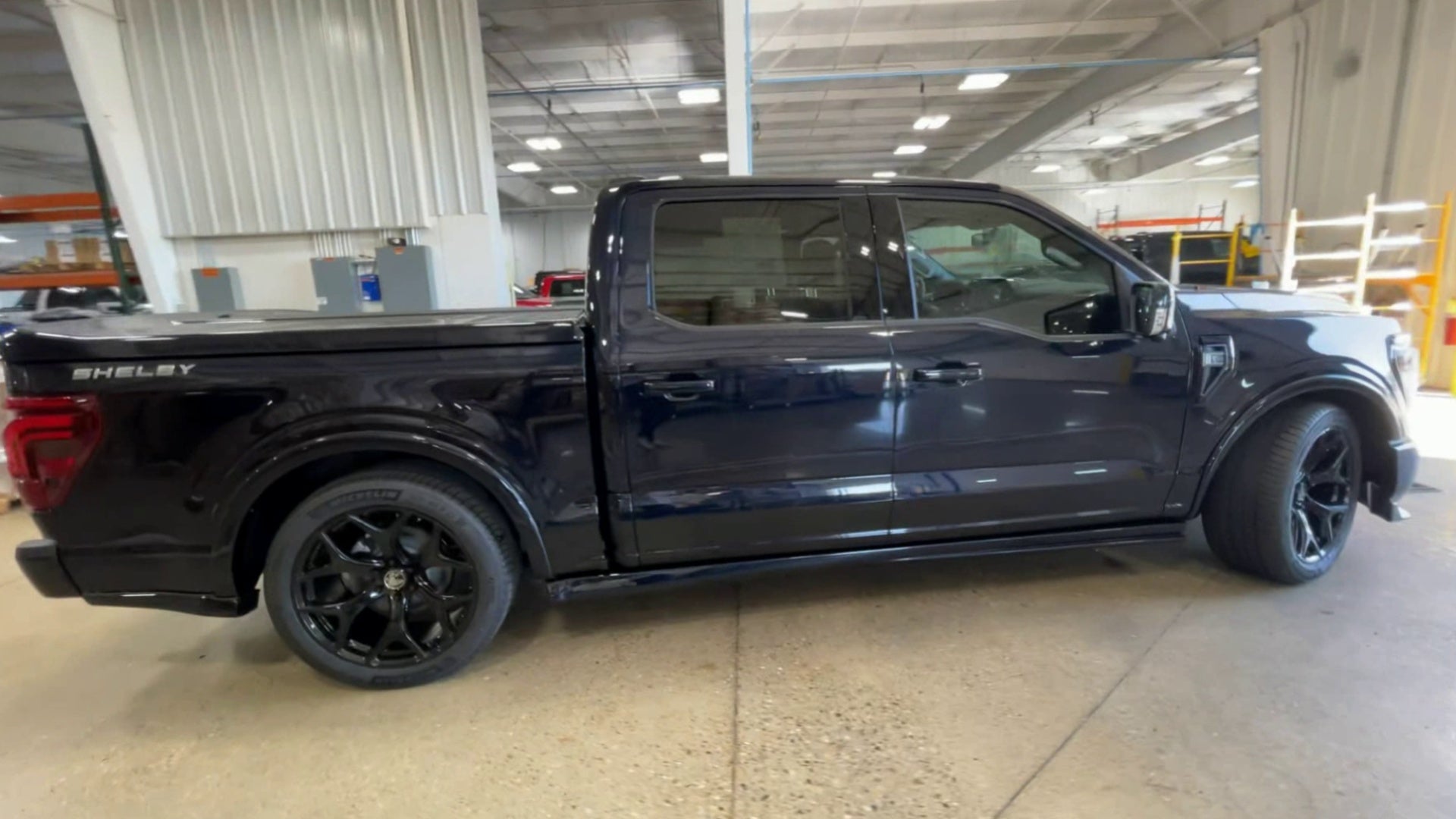 Vehicle Image 9