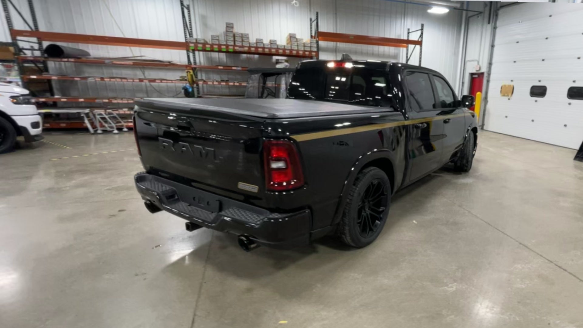 Vehicle Image 9