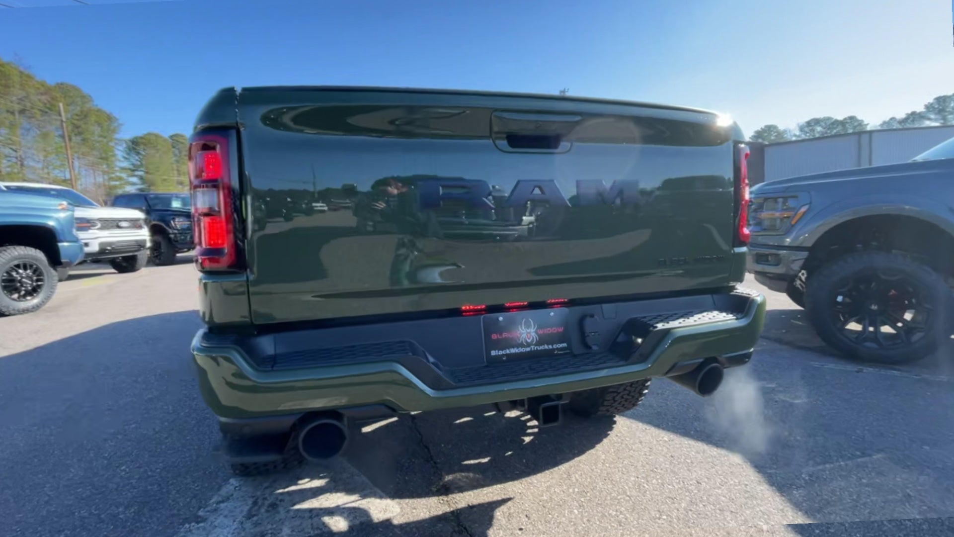 Vehicle Image 9