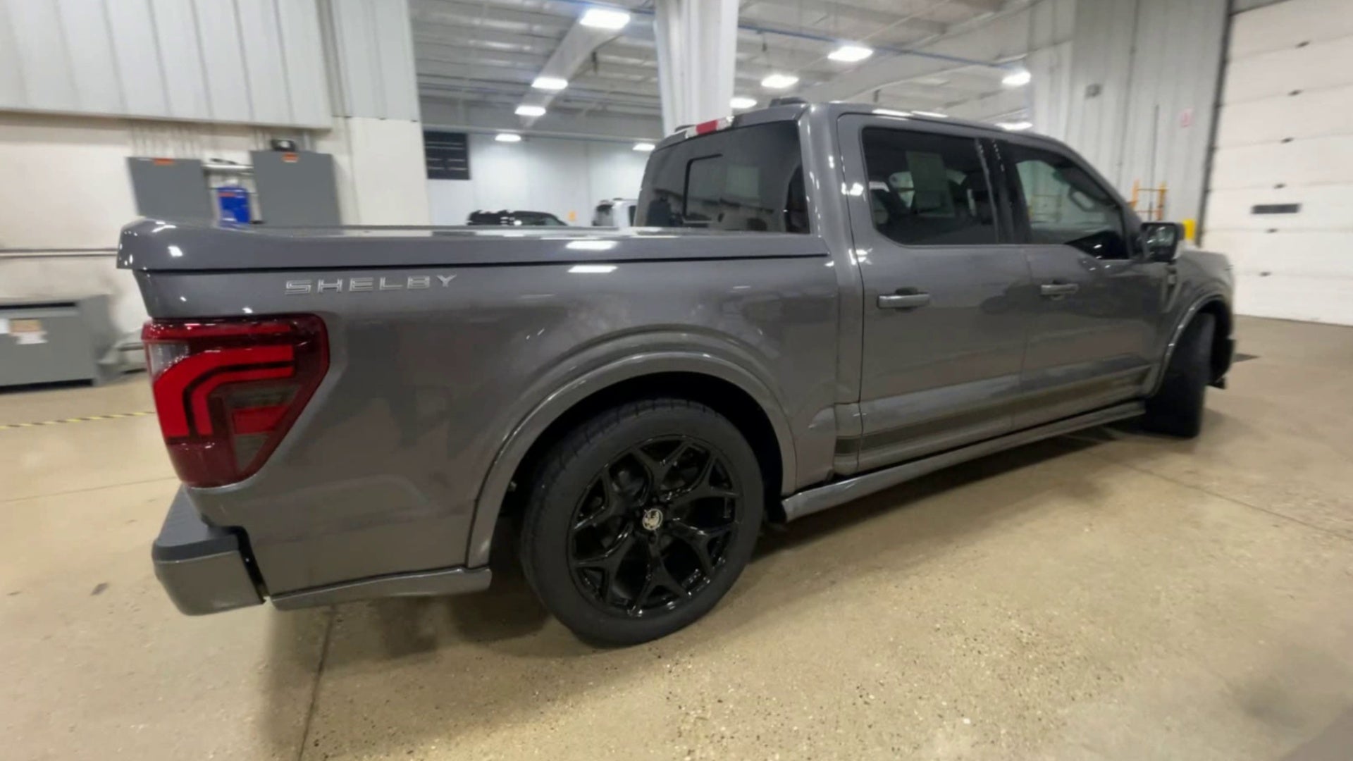 Vehicle Image 9