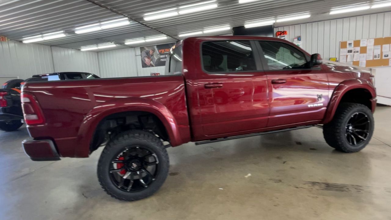 Vehicle Image 9