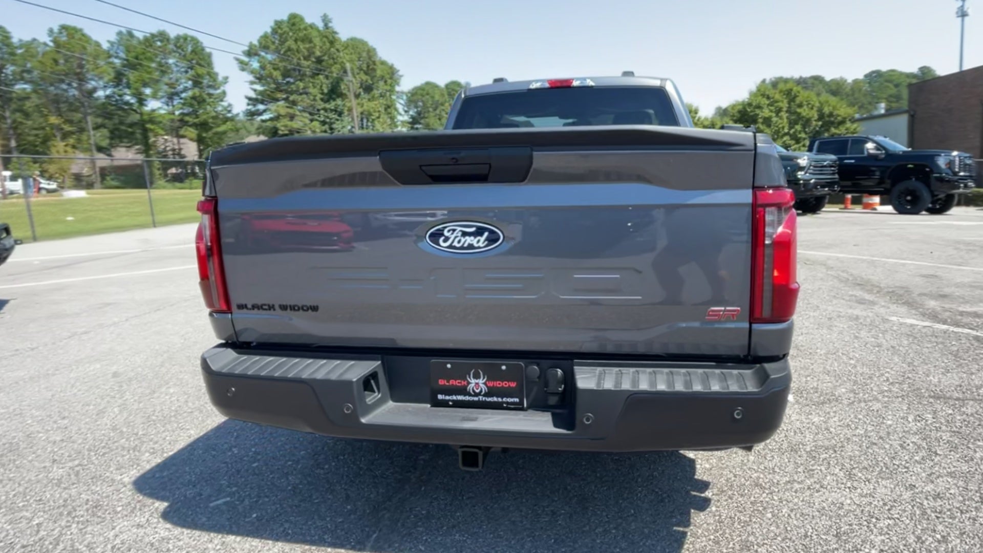 Vehicle Image 9