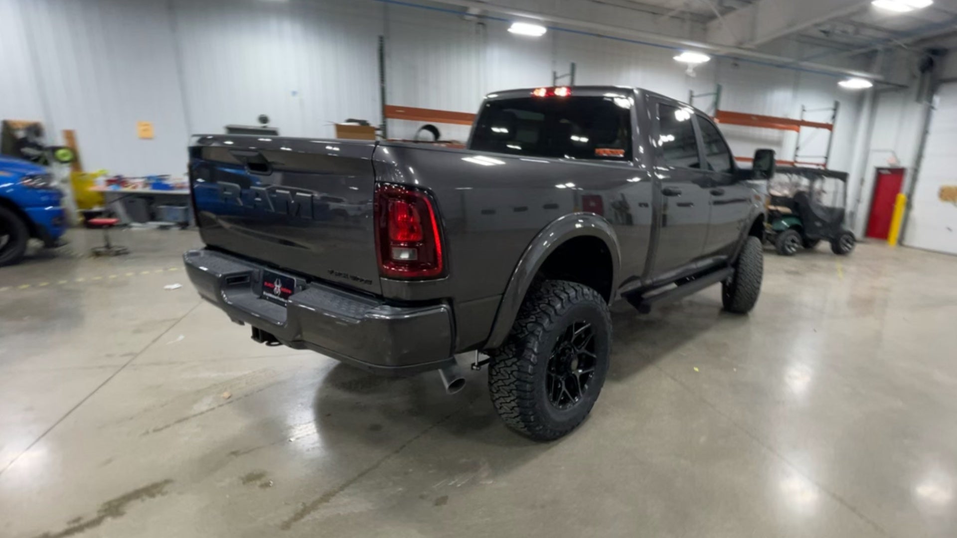 Vehicle Image 9