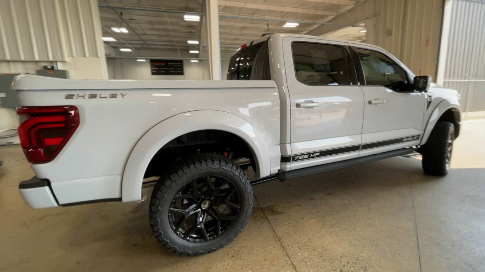 Vehicle Image 9