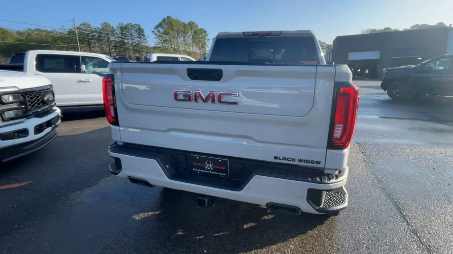 Vehicle Image 9
