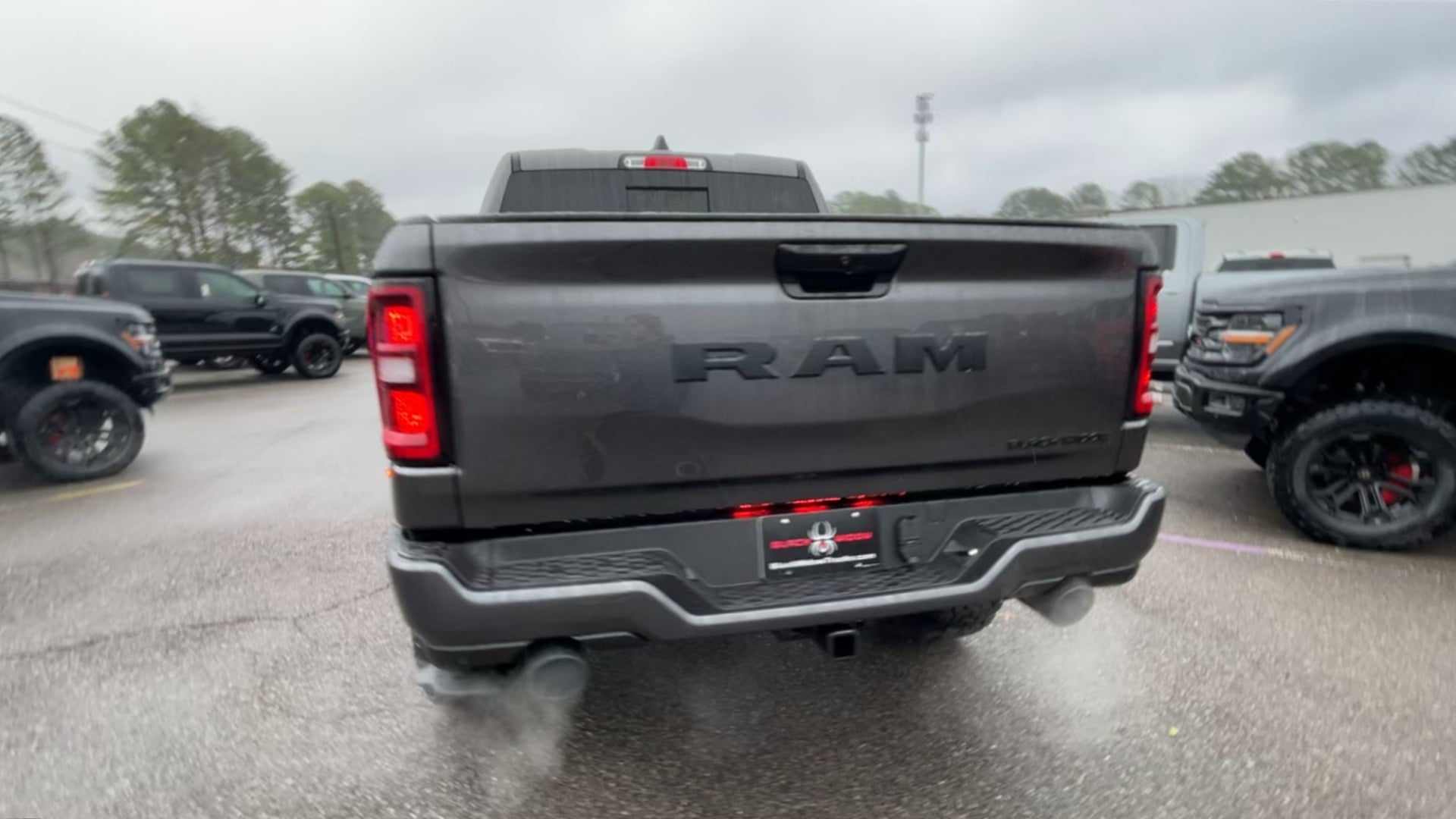 Vehicle Image 9