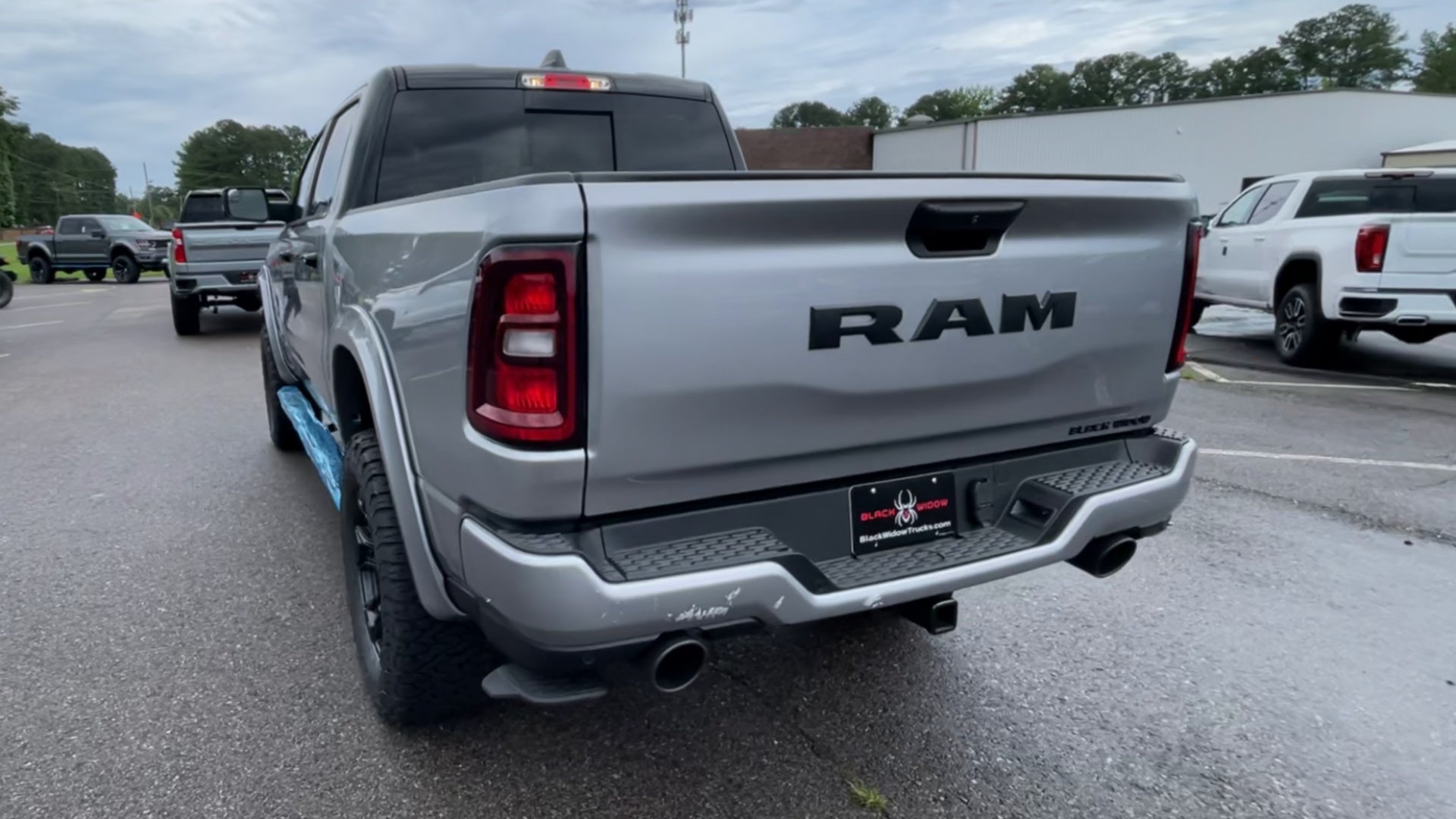 Vehicle Image 9