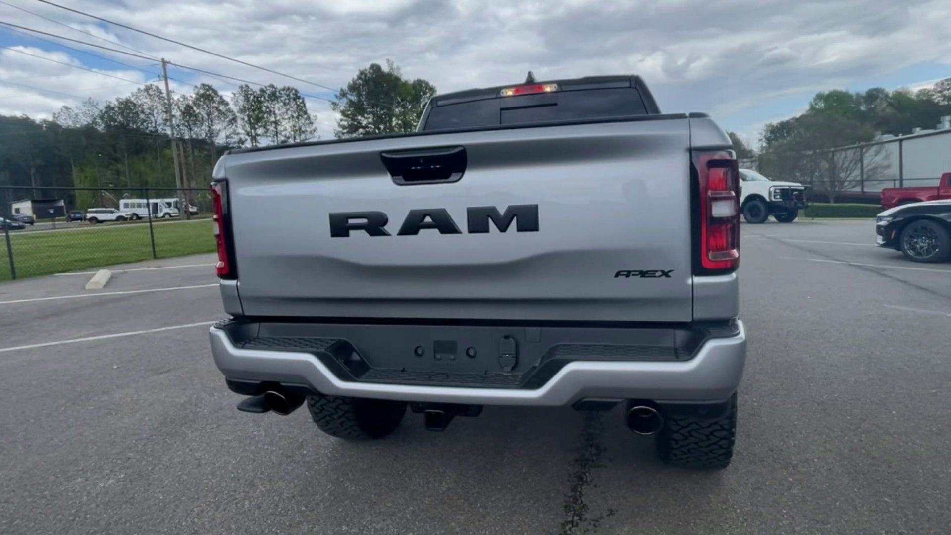 Vehicle Image 9